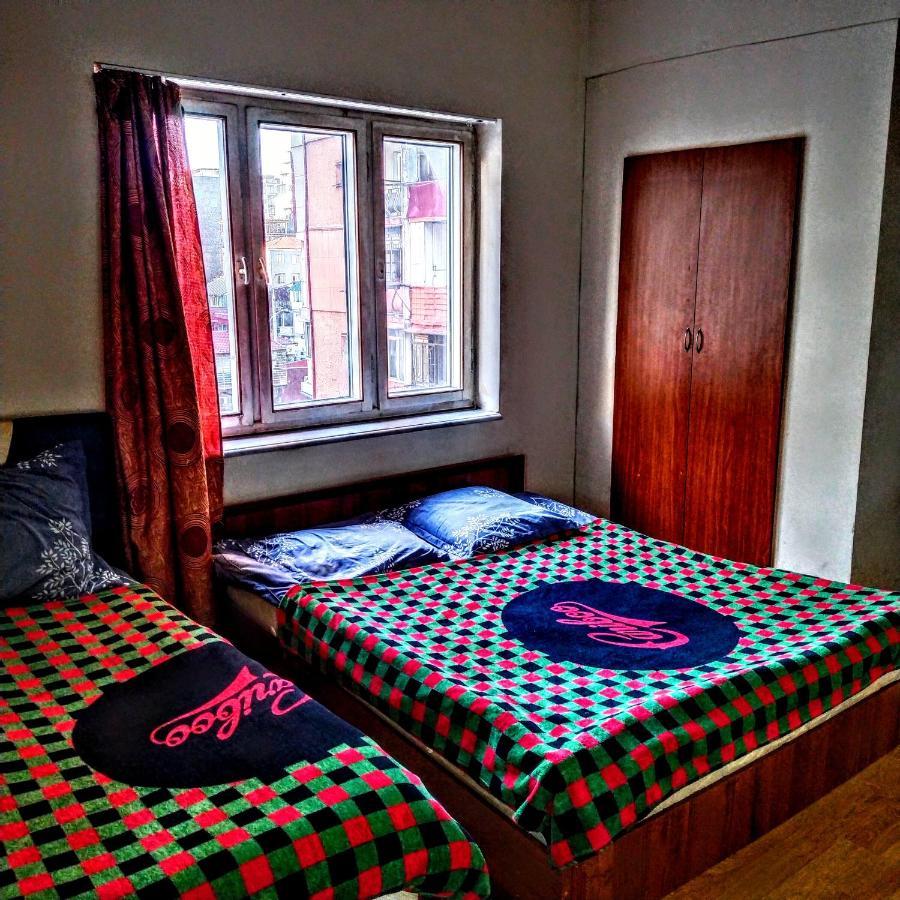 Masala Hostel Batumi Esterno foto