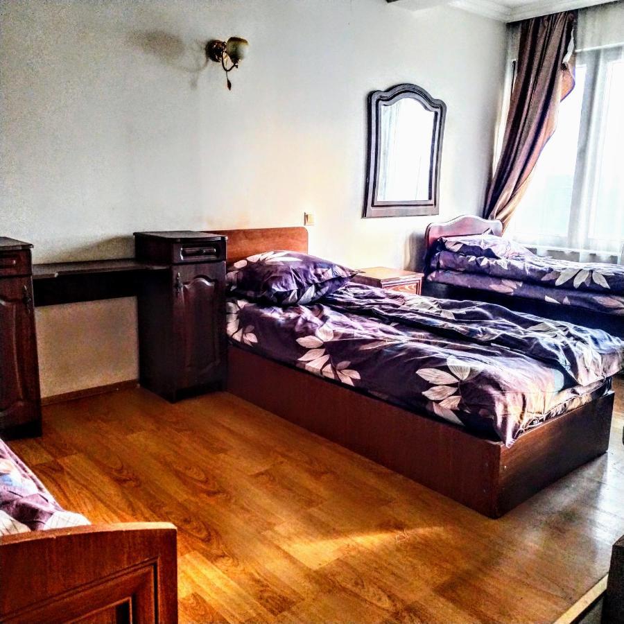 Masala Hostel Batumi Esterno foto
